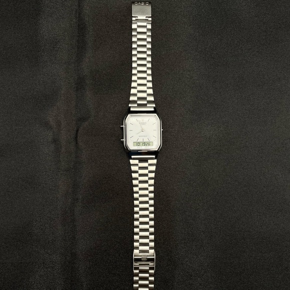 Casio AQ-230 Vintage Stainless Steel Japan Quartz Watch - Picture 1 of 7